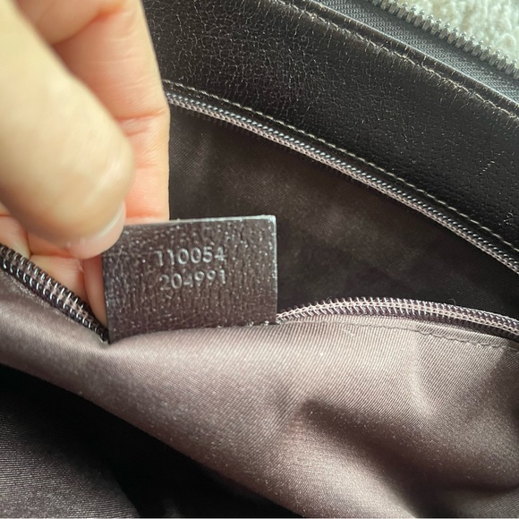 Gucci Cream and Brown Messenger Bag with Signature GG Pattern - Picture 6 of 13